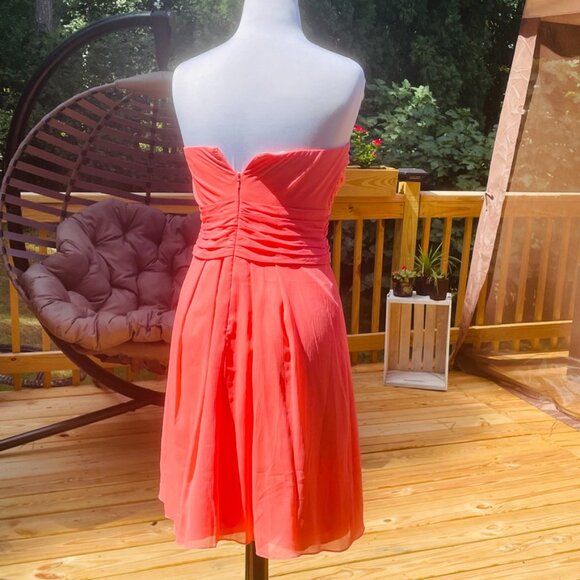 EUC- David's Bridal Strapless Dress Size 4 - Picture 2 of 10